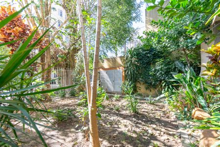Casa à venda com 500m², 3 quartos e 2 vagas Casa à venda com 500m², 3 quartos e 2 vagasÁrea comum - Jardim