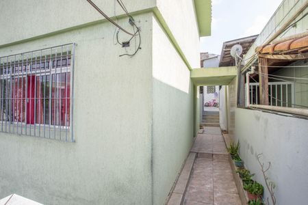 Casa à venda com 220m², 5 quartos e 3 vagas Casa à venda com 220m², 5 quartos e 3 vagasCorredor