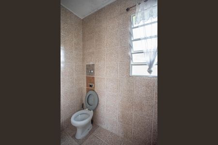 Casa à venda com 220m², 5 quartos e 3 vagas Casa à venda com 220m², 5 quartos e 3 vagasCasa 1 - banheiro