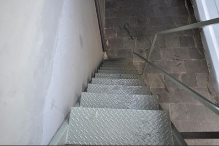 Casa para alugar com 120m², 1 quarto e 1 vagaEscada de acesso