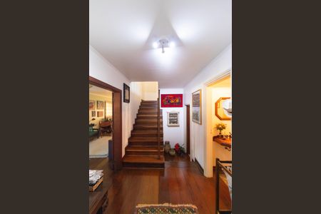 Casa de condomínio à venda com 350m², 4 quartos e 5 vagasHall de entrada