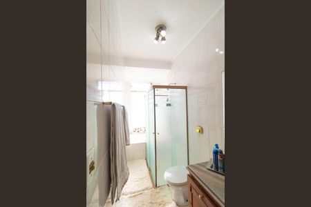 Casa de condomínio à venda com 350m², 4 quartos e 5 vagasBanheiro da Suíte