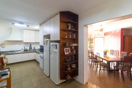 Casa de condomínio à venda com 350m², 4 quartos e 5 vagasCozinha