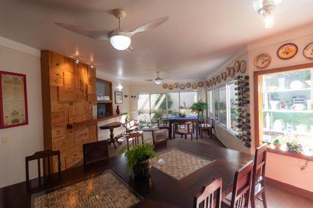 Casa de condomínio à venda com 350m², 4 quartos e 5 vagasÁrea Gourmet