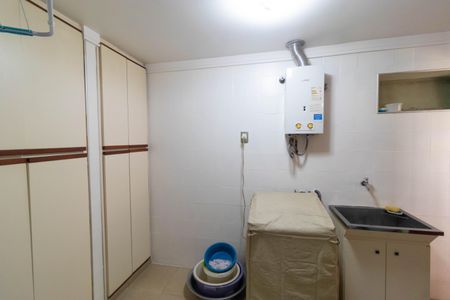 Casa de condomínio à venda com 350m², 4 quartos e 5 vagasÁrea de Serviço
