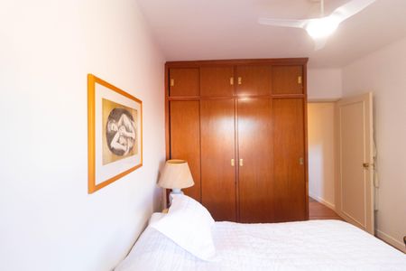 Casa de condomínio à venda com 350m², 4 quartos e 5 vagasSuíte