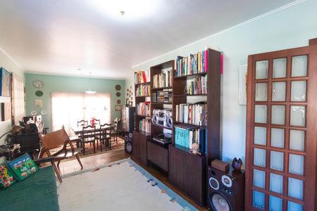 Casa de condomínio à venda com 350m², 4 quartos e 5 vagasSala 