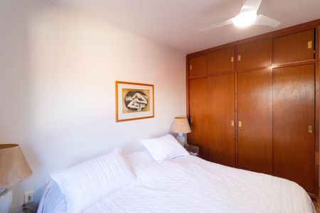 Casa de condomínio à venda com 350m², 4 quartos e 5 vagasSuíte