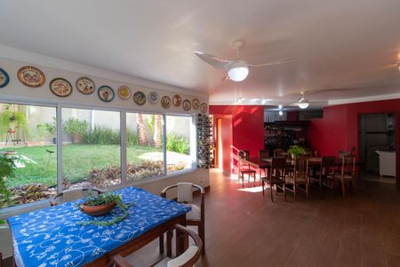 Casa de condomínio à venda com 350m², 4 quartos e 5 vagasÁrea Gourmet