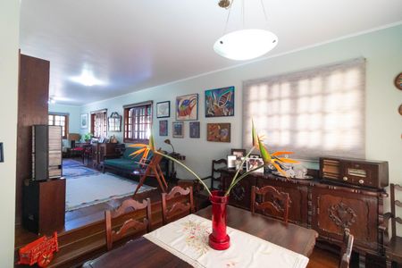 Casa de condomínio à venda com 350m², 4 quartos e 5 vagasSala 