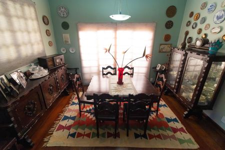 Casa de condomínio à venda com 350m², 4 quartos e 5 vagasSala 