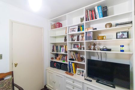 Casa de condomínio à venda com 350m², 4 quartos e 5 vagasSala de TV