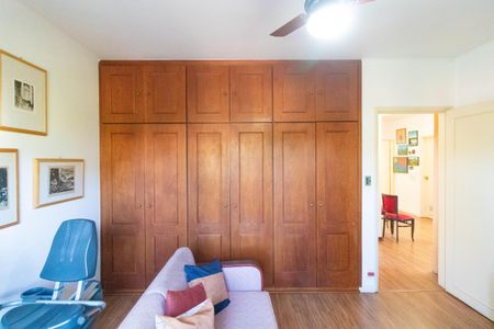 Casa de condomínio à venda com 350m², 4 quartos e 5 vagasQuarto 02