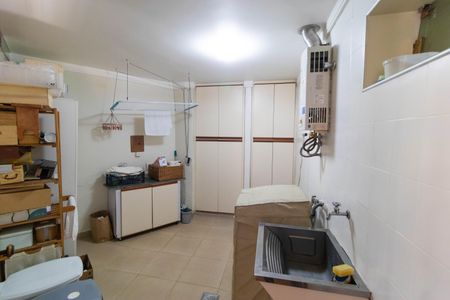 Casa de condomínio à venda com 350m², 4 quartos e 5 vagasÁrea de Serviço