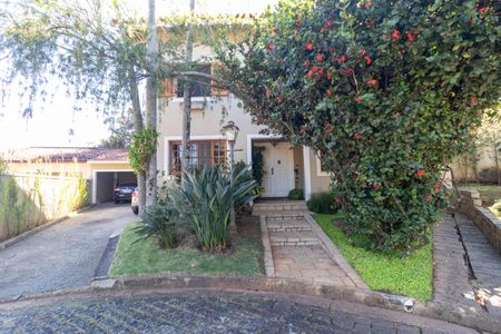 Casa de condomínio à venda com 350m², 4 quartos e 5 vagasFachada da Casa