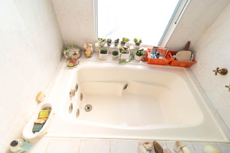 Casa de condomínio à venda com 350m², 4 quartos e 5 vagasBanheiro da Suíte