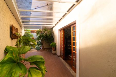 Casa de condomínio à venda com 350m², 4 quartos e 5 vagasQuintal