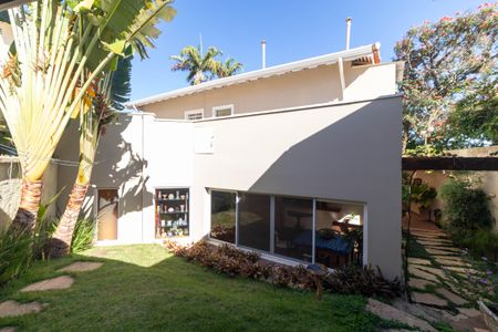 Casa de condomínio à venda com 350m², 4 quartos e 5 vagasQuintal