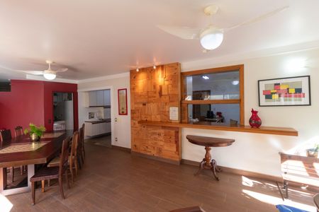 Casa de condomínio à venda com 350m², 4 quartos e 5 vagasÁrea Gourmet