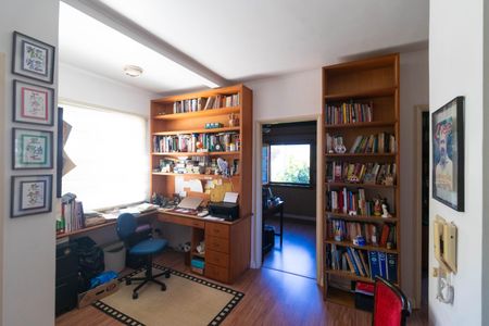 Casa de condomínio à venda com 350m², 4 quartos e 5 vagasHall ìntimo