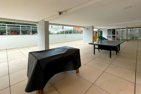Apartamento à venda com 200m², 5 quartos e 4 vagas Apartamento à venda com 200m², 5 quartos e 4 vagasÁrea comum - Jogos