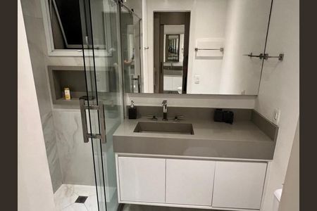 Apartamento à venda com 100m², 2 quartos e 2 vagas Apartamento à venda com 100m², 2 quartos e 2 vagasBanheiro da Suíte 1