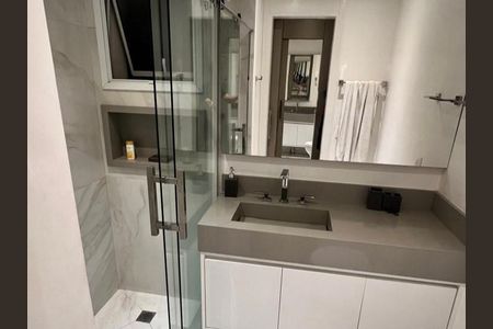 Apartamento à venda com 100m², 2 quartos e 2 vagas Apartamento à venda com 100m², 2 quartos e 2 vagasBanheiro da Suíte 1