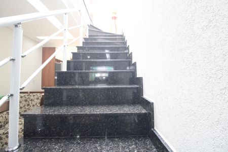 Casa à venda com 113m², 3 quartos e 2 vagasEscada