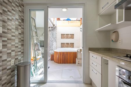 Casa de condomínio à venda com 130m², 3 quartos e 1 vaga Casa de condomínio à venda com 130m², 3 quartos e 1 vagaCozinha