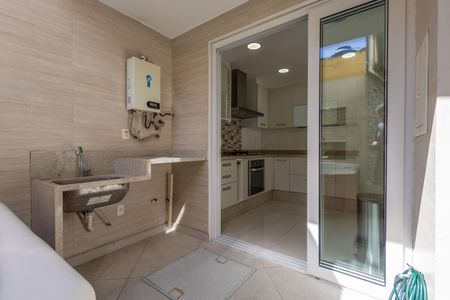 Casa de condomínio à venda com 130m², 3 quartos e 1 vaga Casa de condomínio à venda com 130m², 3 quartos e 1 vagaÁrea de Serviço