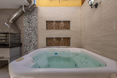 Casa de condomínio à venda com 130m², 3 quartos e 1 vaga Casa de condomínio à venda com 130m², 3 quartos e 1 vagaHidromassagem