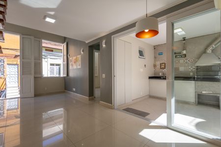 Casa de condomínio à venda com 130m², 3 quartos e 1 vaga Casa de condomínio à venda com 130m², 3 quartos e 1 vagaSala