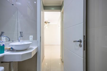 Casa de condomínio à venda com 130m², 3 quartos e 1 vaga Casa de condomínio à venda com 130m², 3 quartos e 1 vagaBanheiro Social 2