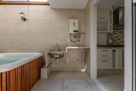 Casa de condomínio à venda com 130m², 3 quartos e 1 vaga Casa de condomínio à venda com 130m², 3 quartos e 1 vagaÁrea de Serviço