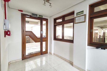 Apartamento à venda com 60m², 2 quartos e sem vaga Apartamento à venda com 60m², 2 quartos e sem vagaHall