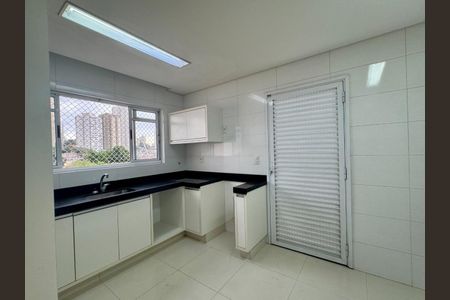 Casa à venda com 300m², 3 quartos e 6 vagas Casa à venda com 300m², 3 quartos e 6 vagasFoto 31
