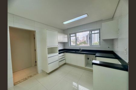 Casa à venda com 300m², 3 quartos e 6 vagas Casa à venda com 300m², 3 quartos e 6 vagasFoto 33