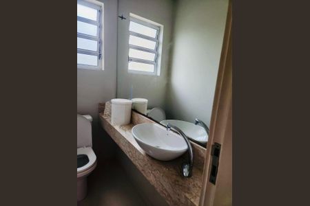 Casa à venda com 300m², 3 quartos e 6 vagas Casa à venda com 300m², 3 quartos e 6 vagasFoto 02
