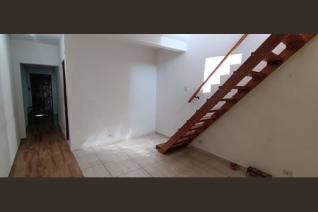 Casa à venda com 200m², 4 quartos e 2 vagas Casa à venda com 200m², 4 quartos e 2 vagasSala