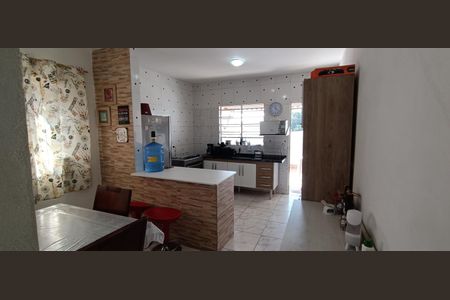 Casa à venda com 200m², 4 quartos e 2 vagas Casa à venda com 200m², 4 quartos e 2 vagasCozinha