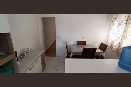 Casa à venda com 200m², 4 quartos e 2 vagas Casa à venda com 200m², 4 quartos e 2 vagasCozinha