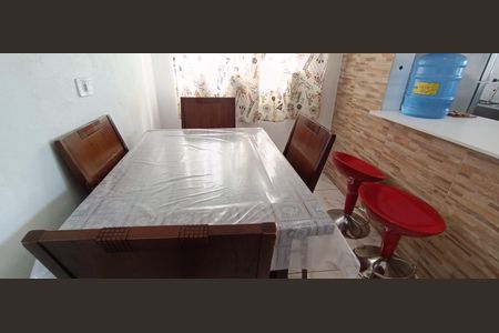 Casa à venda com 200m², 4 quartos e 2 vagas Casa à venda com 200m², 4 quartos e 2 vagasCozinha