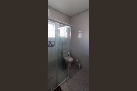 Casa à venda com 200m², 4 quartos e 2 vagas Casa à venda com 200m², 4 quartos e 2 vagasBanheiro da Suíte