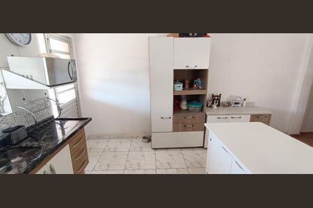 Casa à venda com 200m², 4 quartos e 2 vagas Casa à venda com 200m², 4 quartos e 2 vagasCozinha
