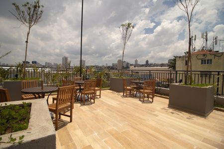 Apartamento à venda com 37m², 2 quartos e 1 vaga Apartamento à venda com 37m², 2 quartos e 1 vagaÁrea comum - Piscina