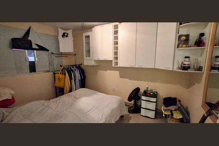 Casa à venda com 259m², 4 quartos e 2 vagas Casa à venda com 259m², 4 quartos e 2 vagasQuarto de Serviço