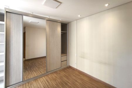 Apartamento à venda com 83m², 2 quartos e 2 vagas Apartamento à venda com 83m², 2 quartos e 2 vagasQuarto 1 - Suíte