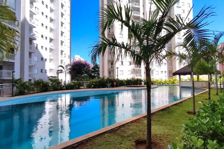 Apartamento à venda com 83m², 2 quartos e 2 vagas Apartamento à venda com 83m², 2 quartos e 2 vagasÁrea comum - Piscina
