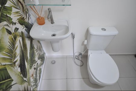 Casa à venda com 79m², 2 quartos e 2 vagasLavabo Sala