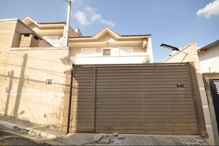 Casa à venda com 79m², 2 quartos e 2 vagasFachada